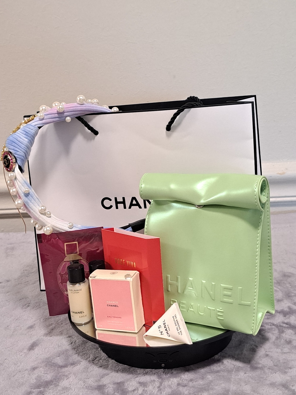 Chanel Chance 0.25 Fl Oz& Beauty Gift Set 10 Pc Bundle Pouch Headbands & More - Picture 15 of 15